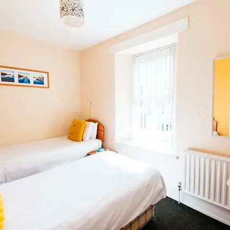 Surfside Stop 3* New Quay