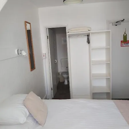 بيت ضيافة Surfside Stop 3*